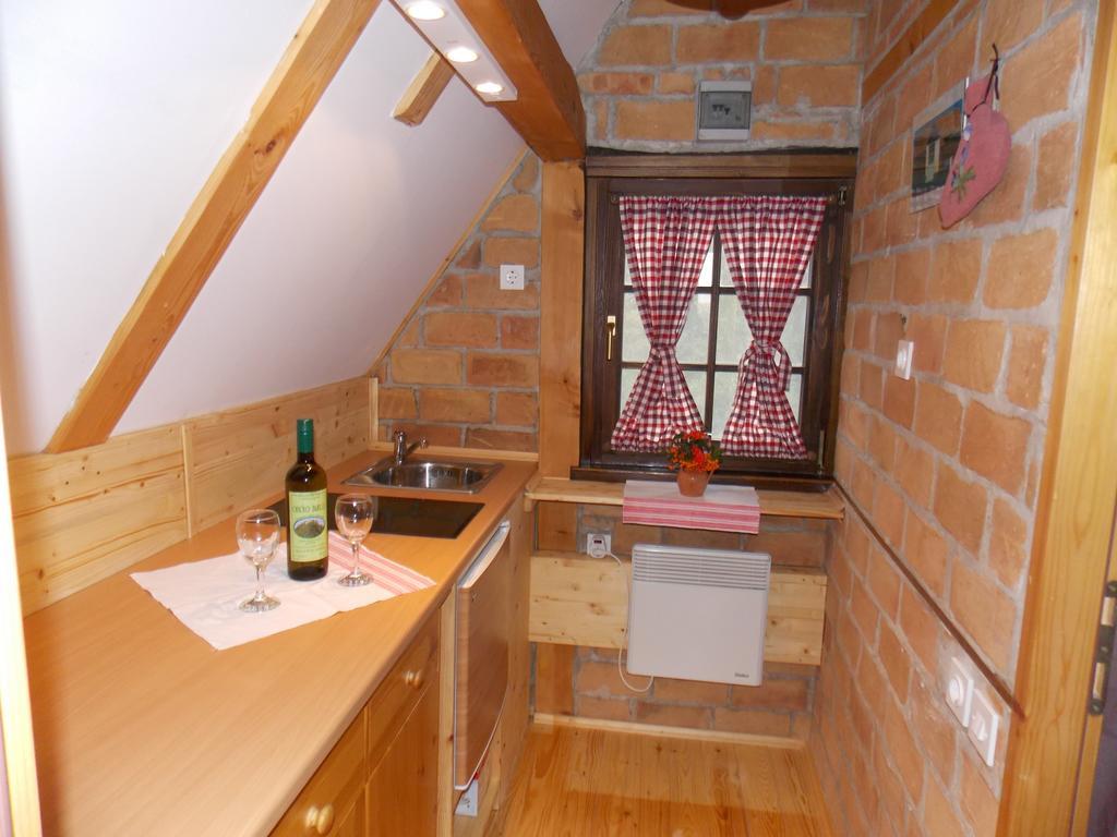 Apartmani Etno Kuca Pod Okicem Samobor Kamer foto