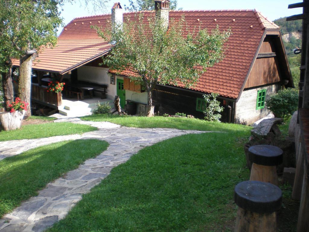 Apartmani Etno Kuca Pod Okicem Samobor Kamer foto